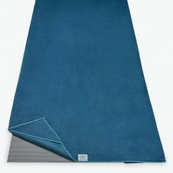 Gaiam Towels Stay-Put Yoga Towel